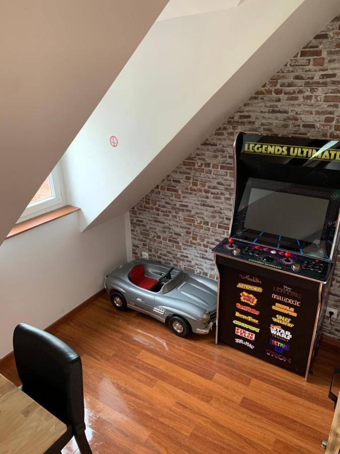Gite Old Car Home Hyper Centre-Ville كومبيينْيِ المظهر الخارجي الصورة